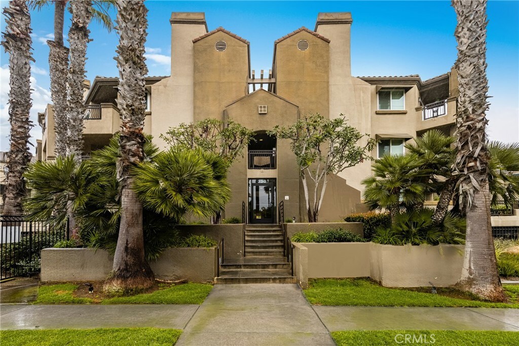 320 Lake Street 104  Huntington Beach CA 92648 photo