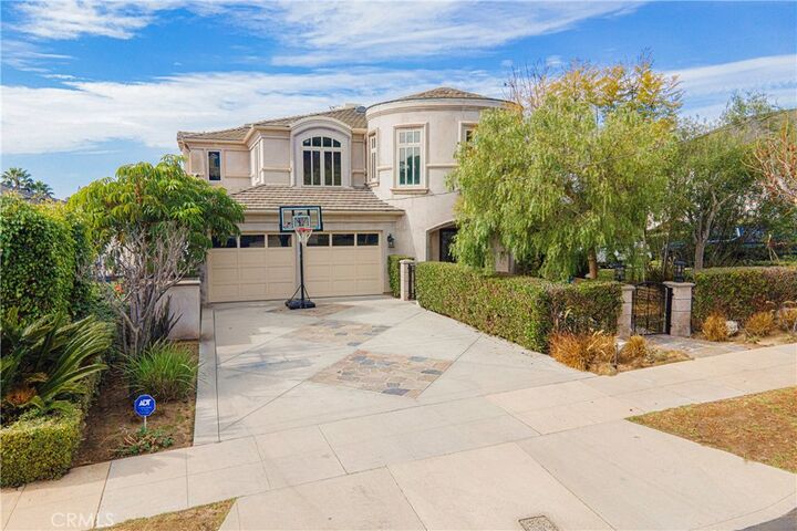 Property Photo: 627 S Gertruda Avenue CA 90277