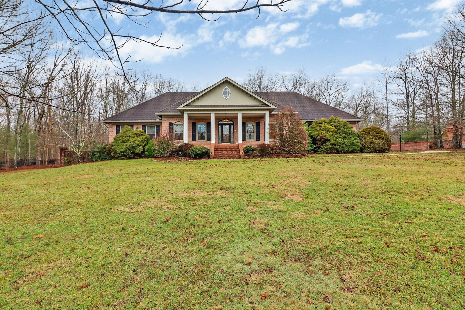 Property Photo:  499 Laurel Cir  TN 38555 