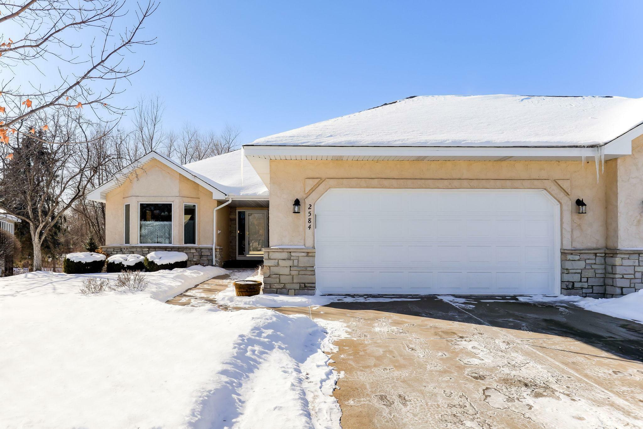 Property Photo:  2584 Parkview Court  MN 55110 