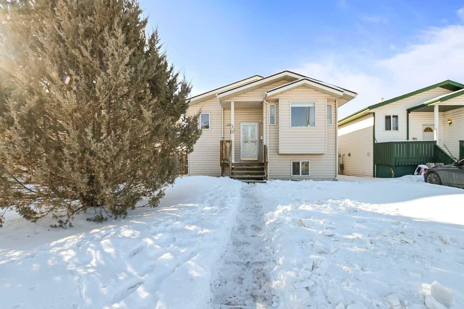 5232 Landsdowne Avenue  Blackfalds AB T0M 0J0 photo