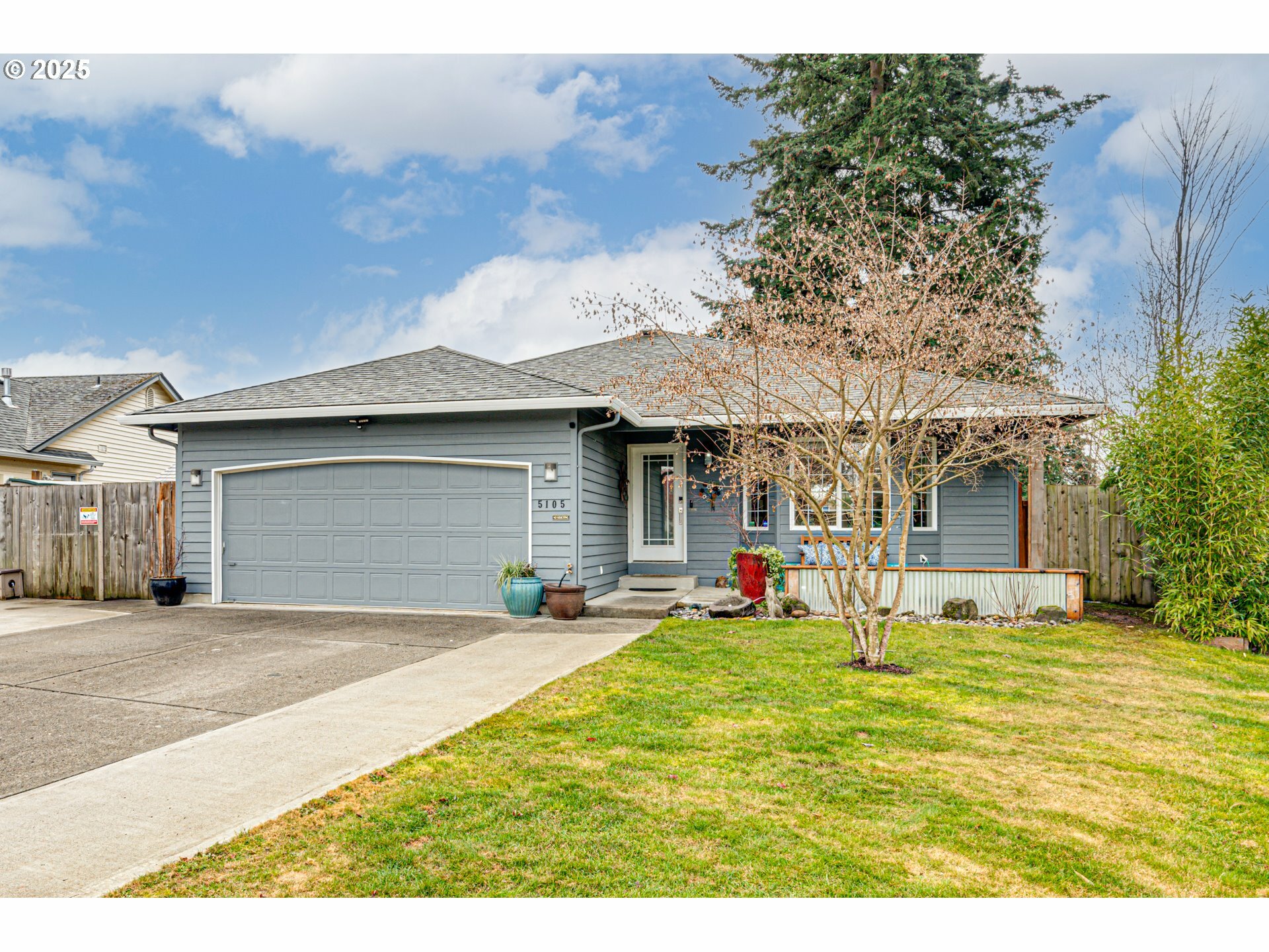 Property Photo:  5105 NE Issler St  WA 98661 