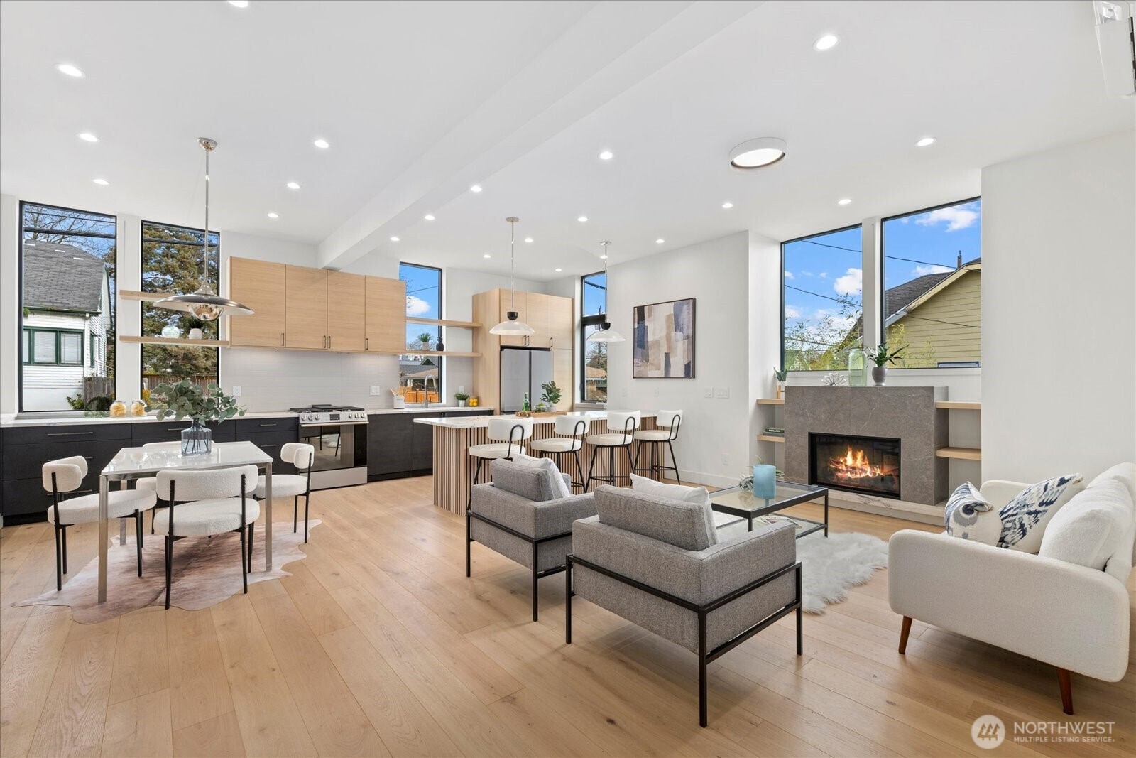 Property Photo: 2405 E Fir Street WA 98122