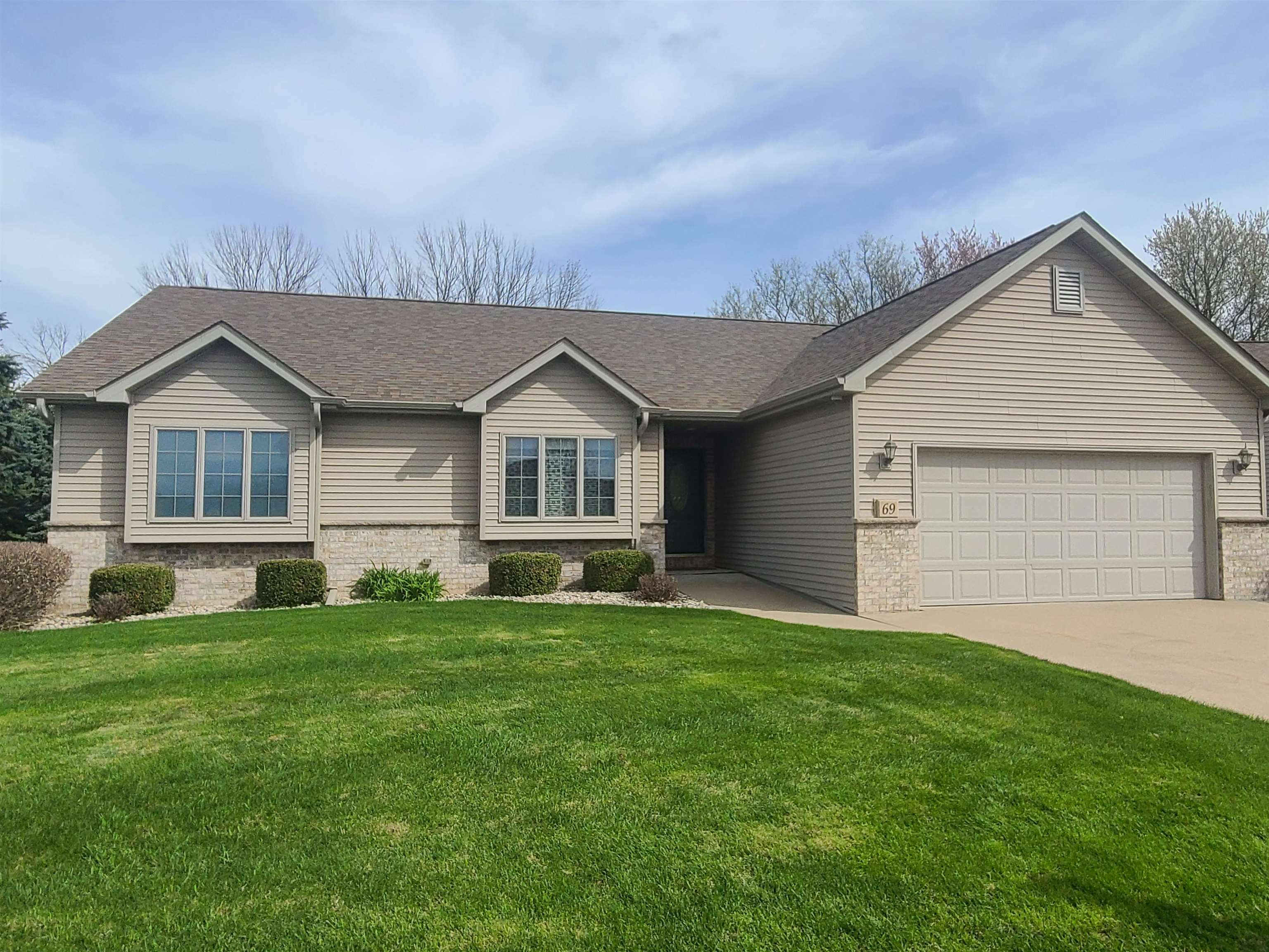 Property Photo: 69 Penbrook Circle WI 54913-6857