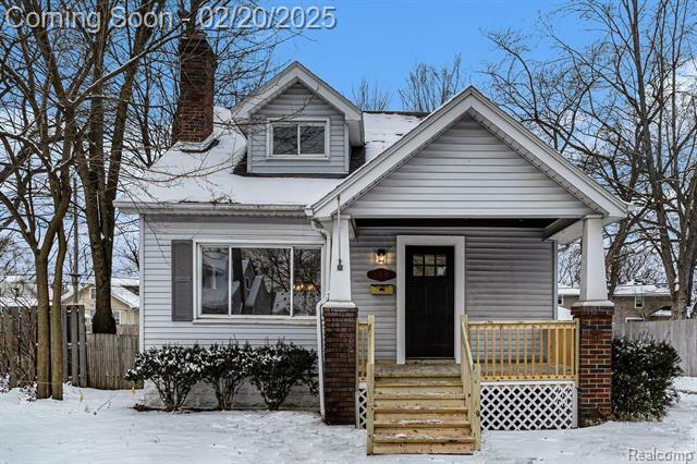 Property Photo:  560 Albany Street  MI 48220 