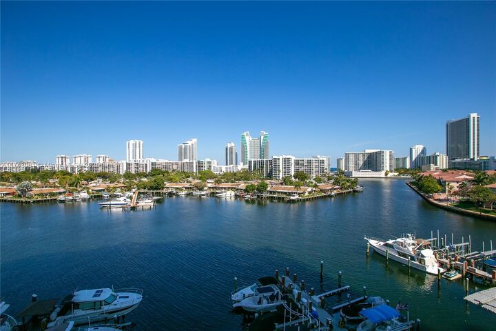300 Three Islands Blvd 406  Hallandale Beach FL 33009 photo