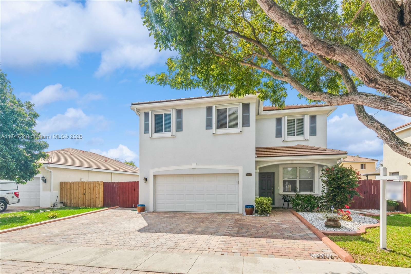 Property Photo: 3076 SE 4th Ct FL 33033