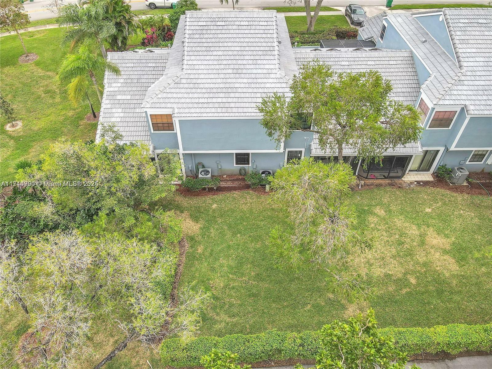 Property Photo:  8353 Waterford Ave  FL 33321 