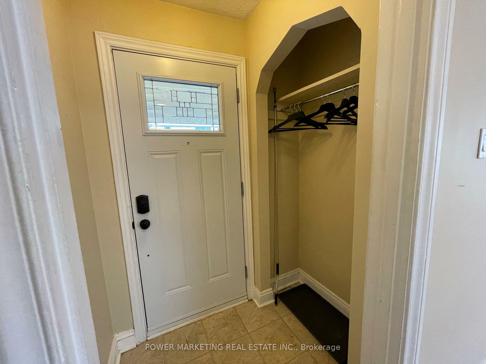 Photo de la propriété: 21 Perkins St ON K1R 7G4