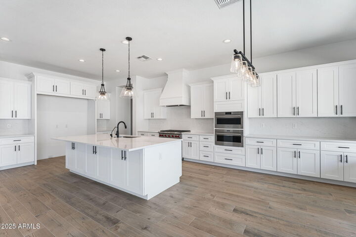 Property Photo: 9362 E Cloudview Avenue AZ 85118