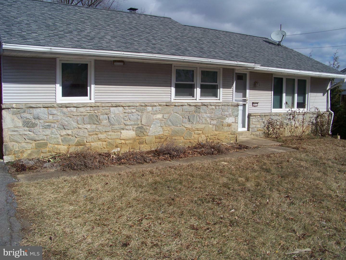 Property Photo:  1613 Magnolia Drive  PA 17602 