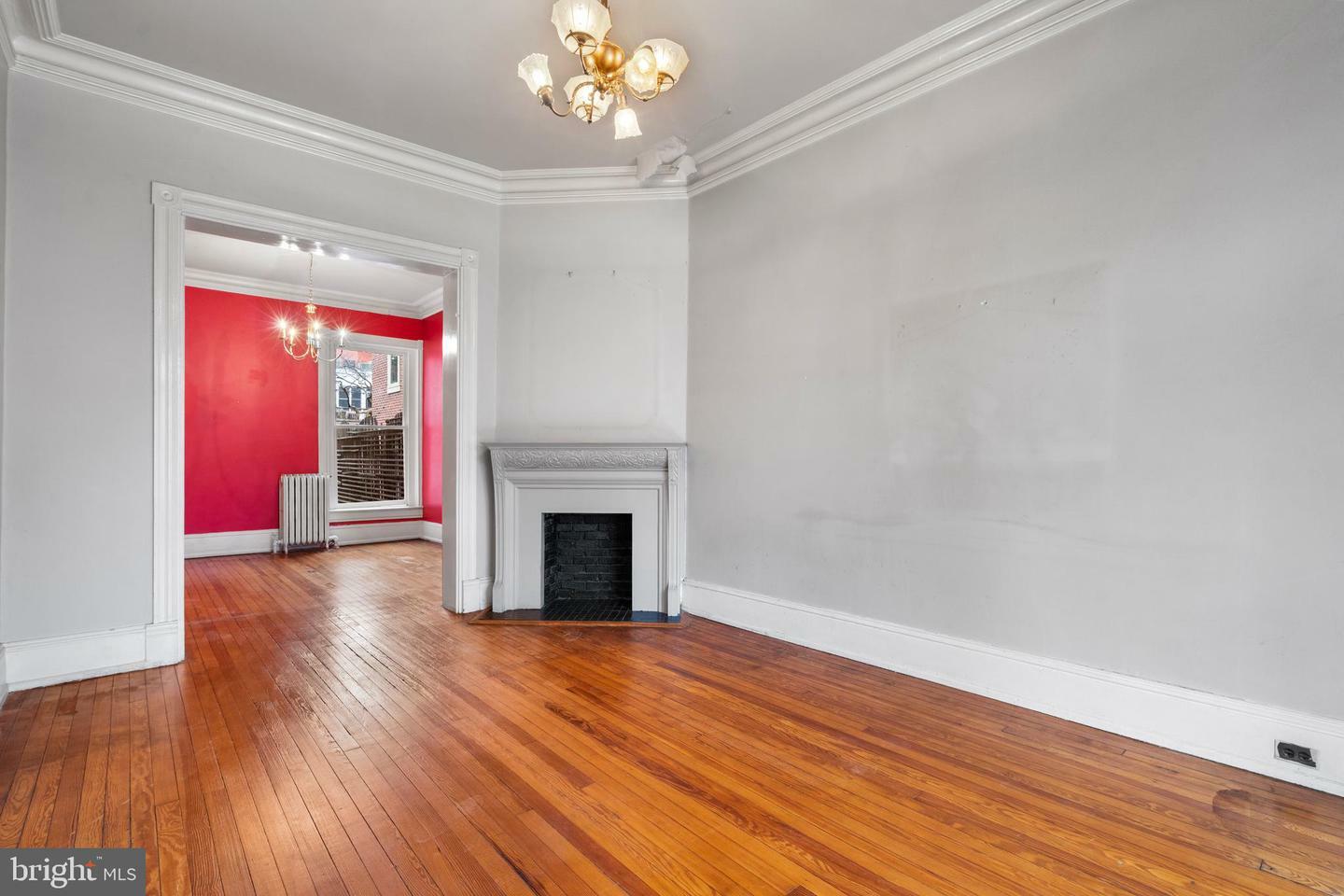 Property Photo:  308 5th Street SE  DC 20003 