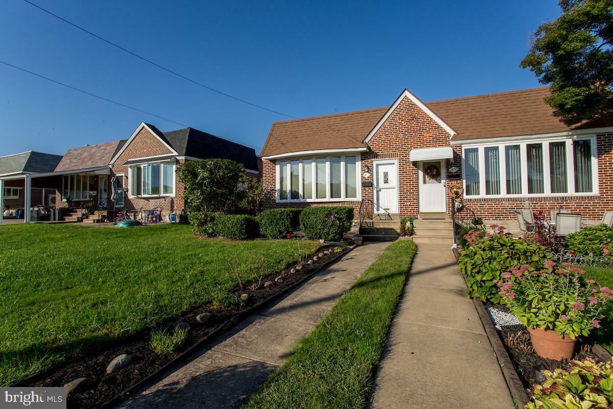 Property Photo:  1817 Mower Street  PA 19152 