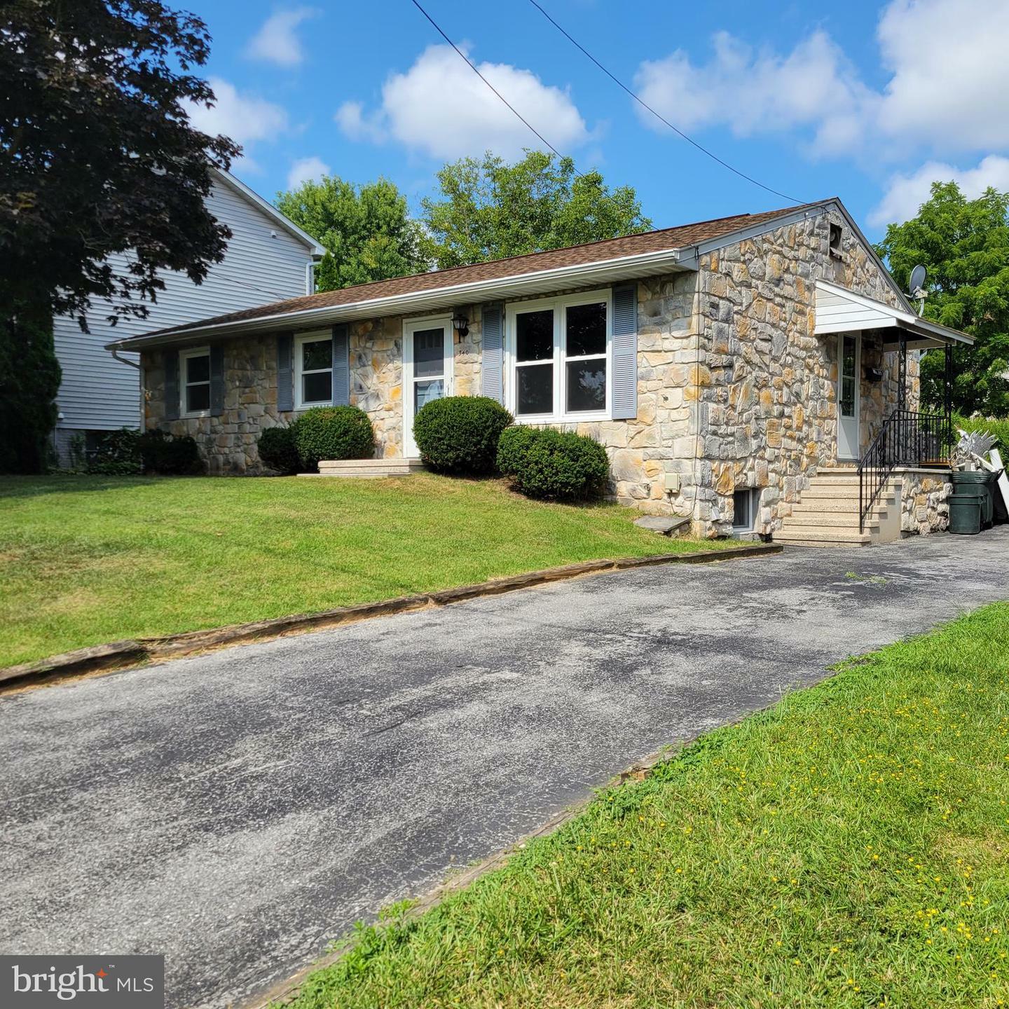 340 Ridge Avenue  Waynesboro PA 17268 photo