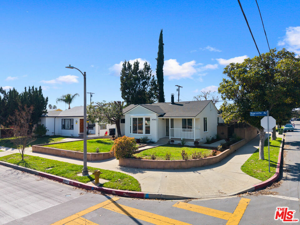 Property Photo:  6543   Newcastle Ave  CA 91335 