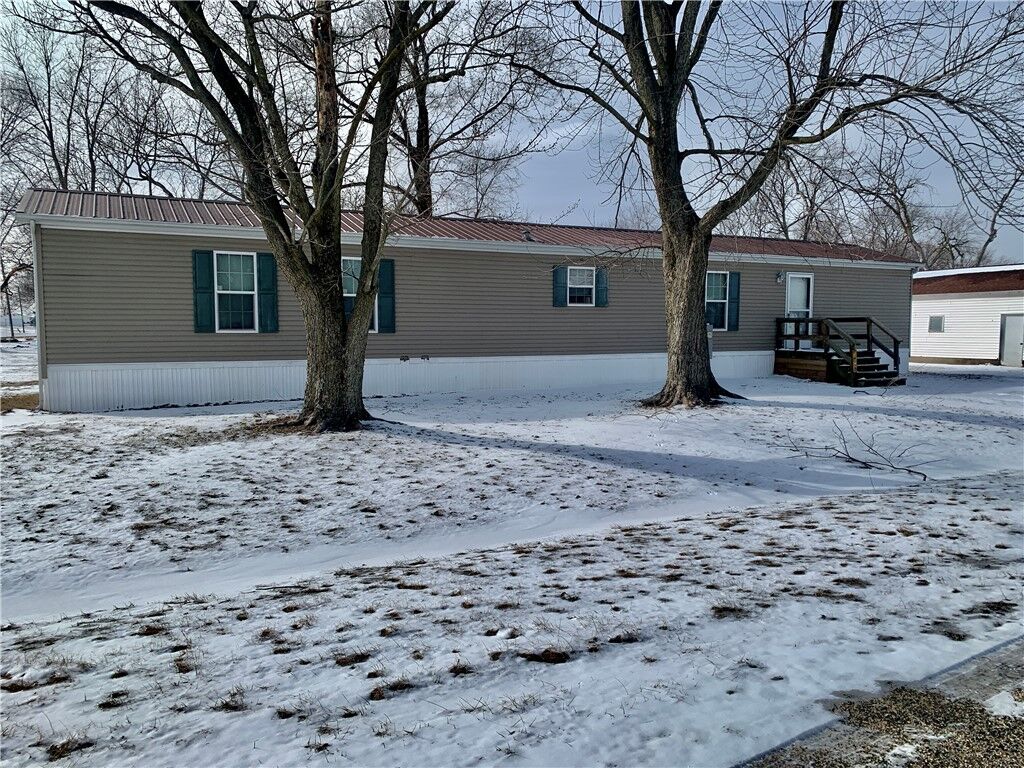 Property Photo:  206 S Fifth Street  IL 62461 