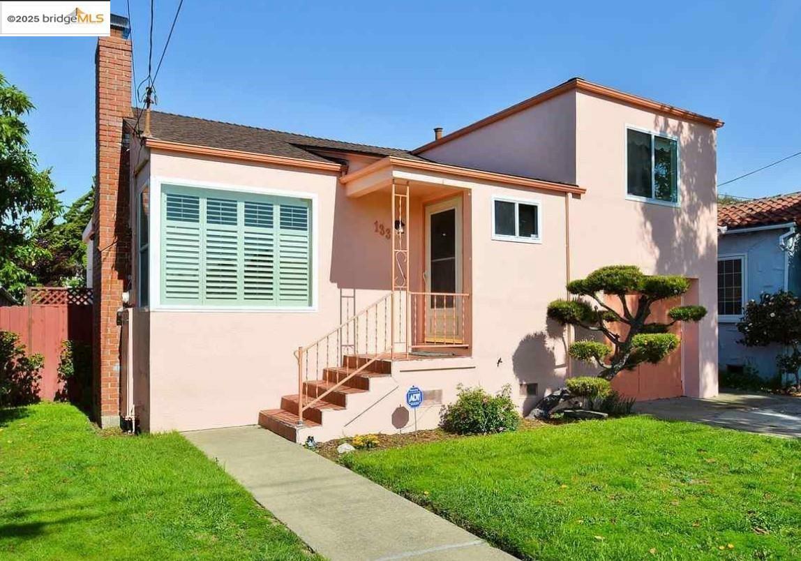 Property Photo:  133 Murdock Street  CA 94804 