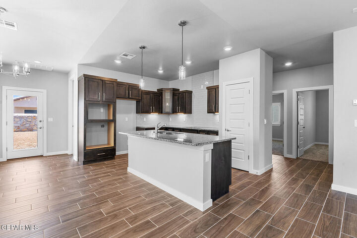 Property Photo:  937 Nayland Place  TX 79928 