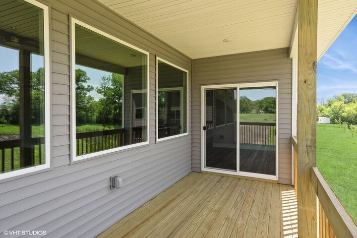 Property Photo:  1020 2nd Street NE  IA 50009 