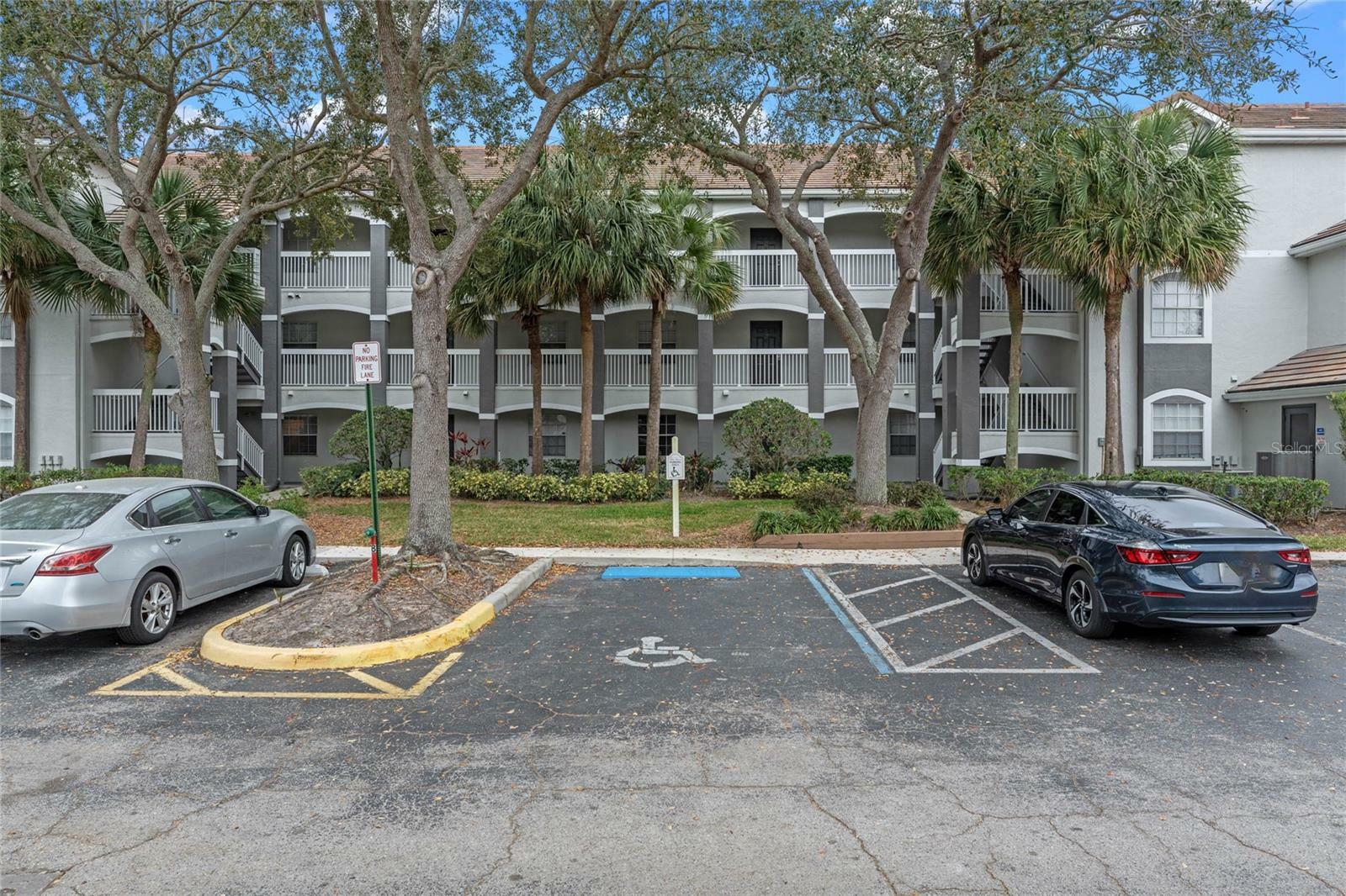 Property Photo:  13929 Fairway Island Drive 813  FL 32837 