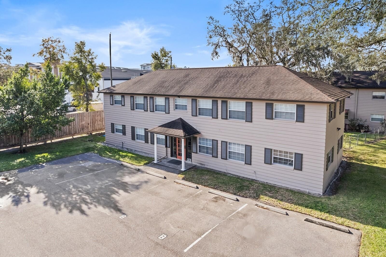 Property Photo: 640 Robinhood Drive B FL 32751