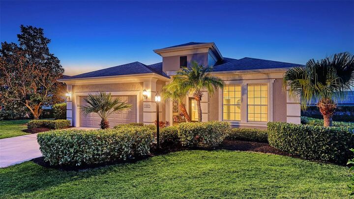 Property Photo: 4718 Claremont Park Drive FL 34211