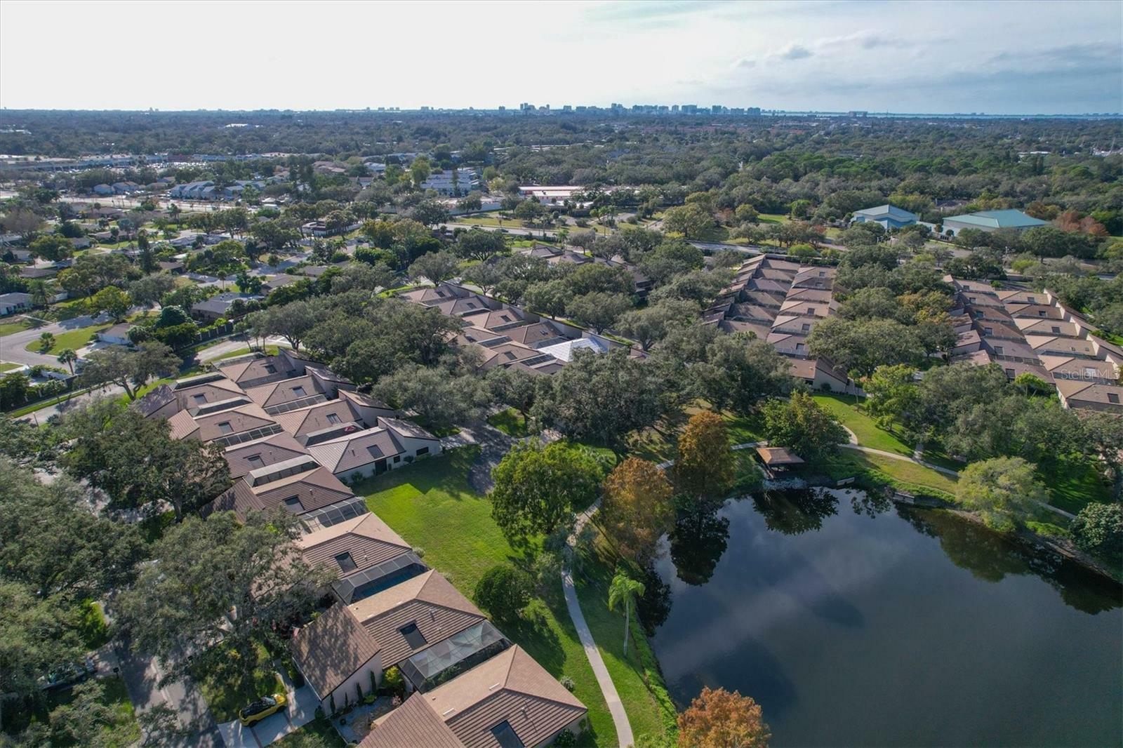 Property Photo:  3939 Glen Oaks Manor Drive  FL 34232 