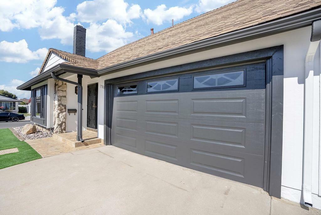 Property Photo: 1706 Tamarand Way CA 92154