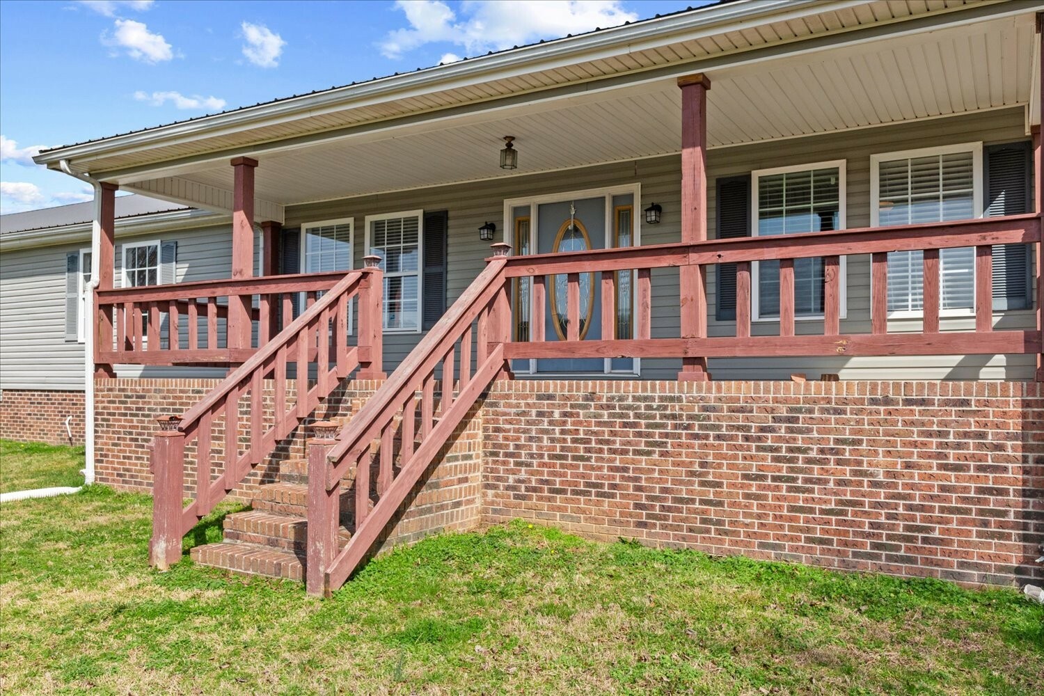 Property Photo: 950 Market St TN 38477