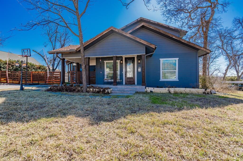 Property Photo:  1408 Rosemon Avenue  TX 75006 