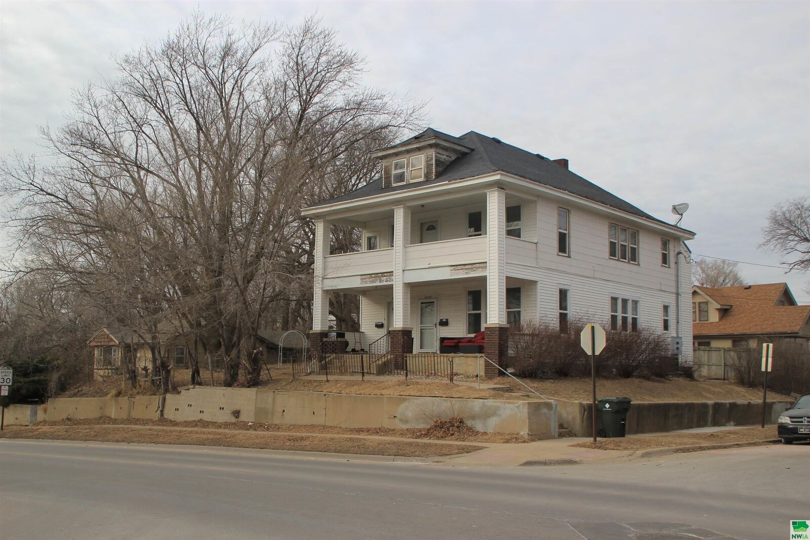 Property Photo: 2101 - 03 W 4th IA 51103