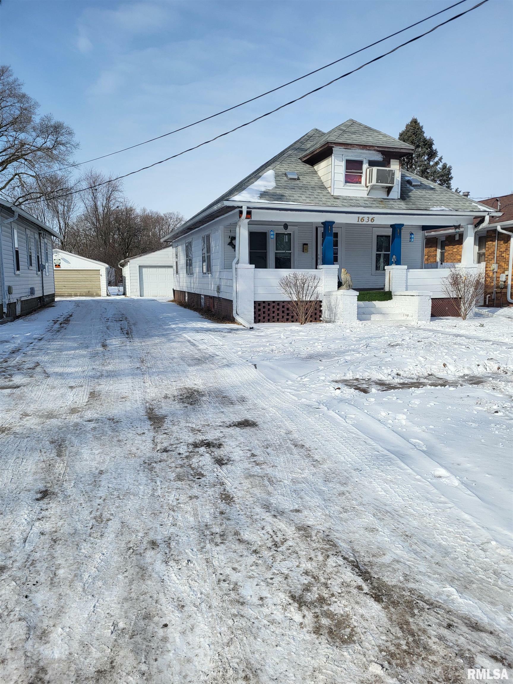 Property Photo:  1636 Beecher Avenue  IL 61401 