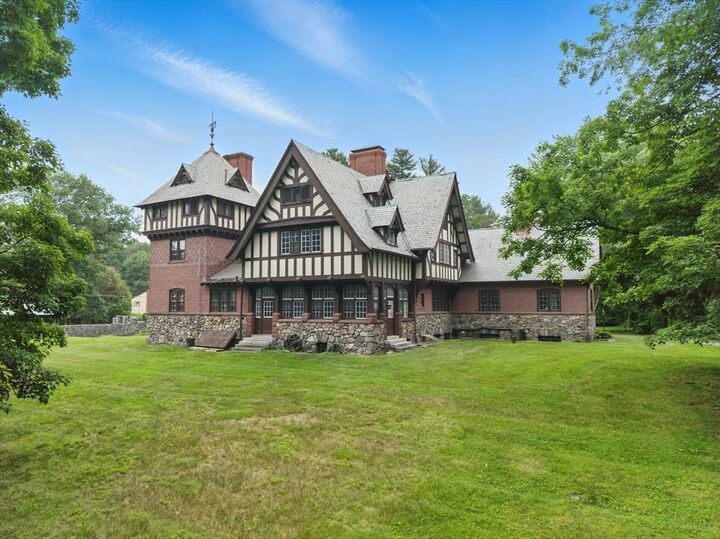 Property Photo: 80 Pond St 4 NH 03079