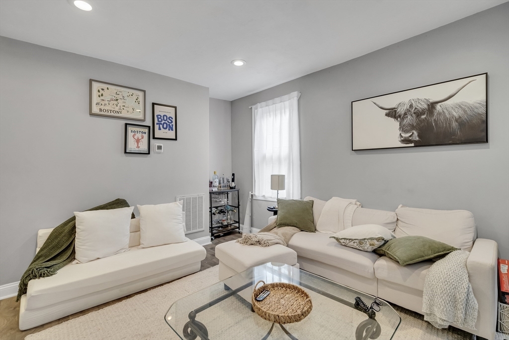 Property Photo:  93 Second St 3  MA 02141 