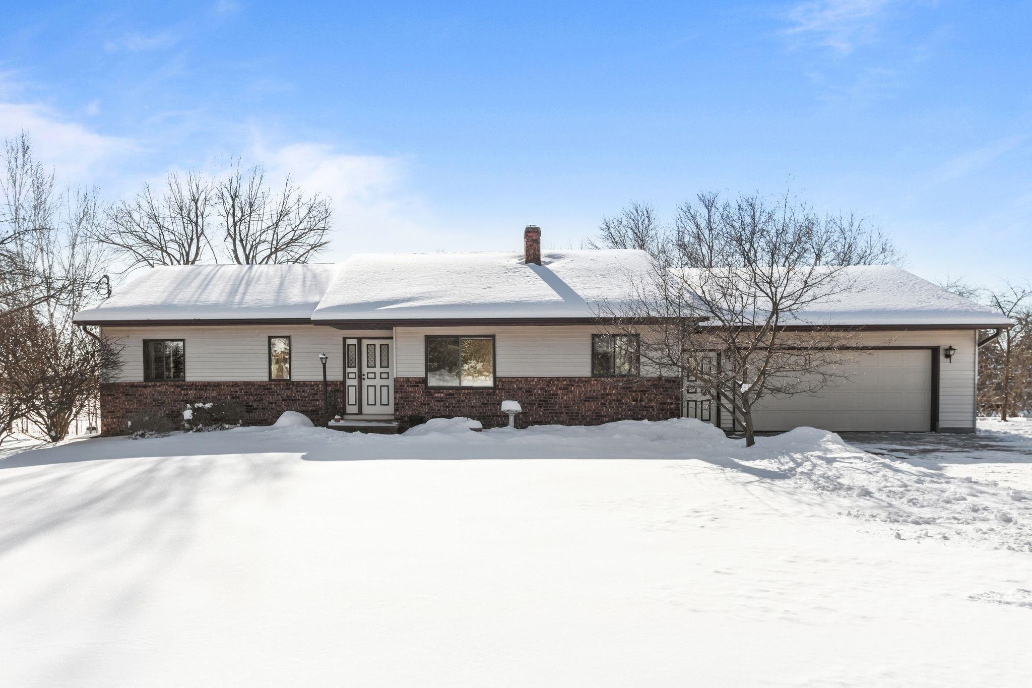 Property Photo:  841 E Apple Creek Road  WI 54913 