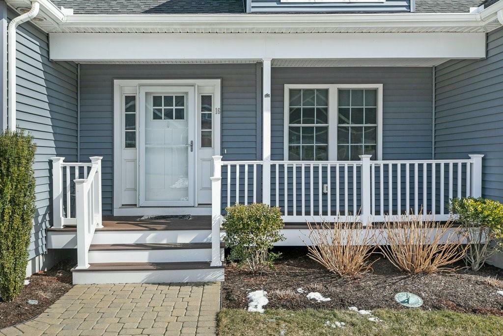 Property Photo:  16 Bailey Brook Court  RI 02842 