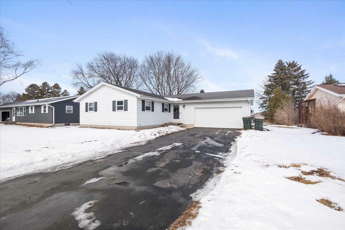 Property Photo:  390 Summit Avenue  WI 53590 