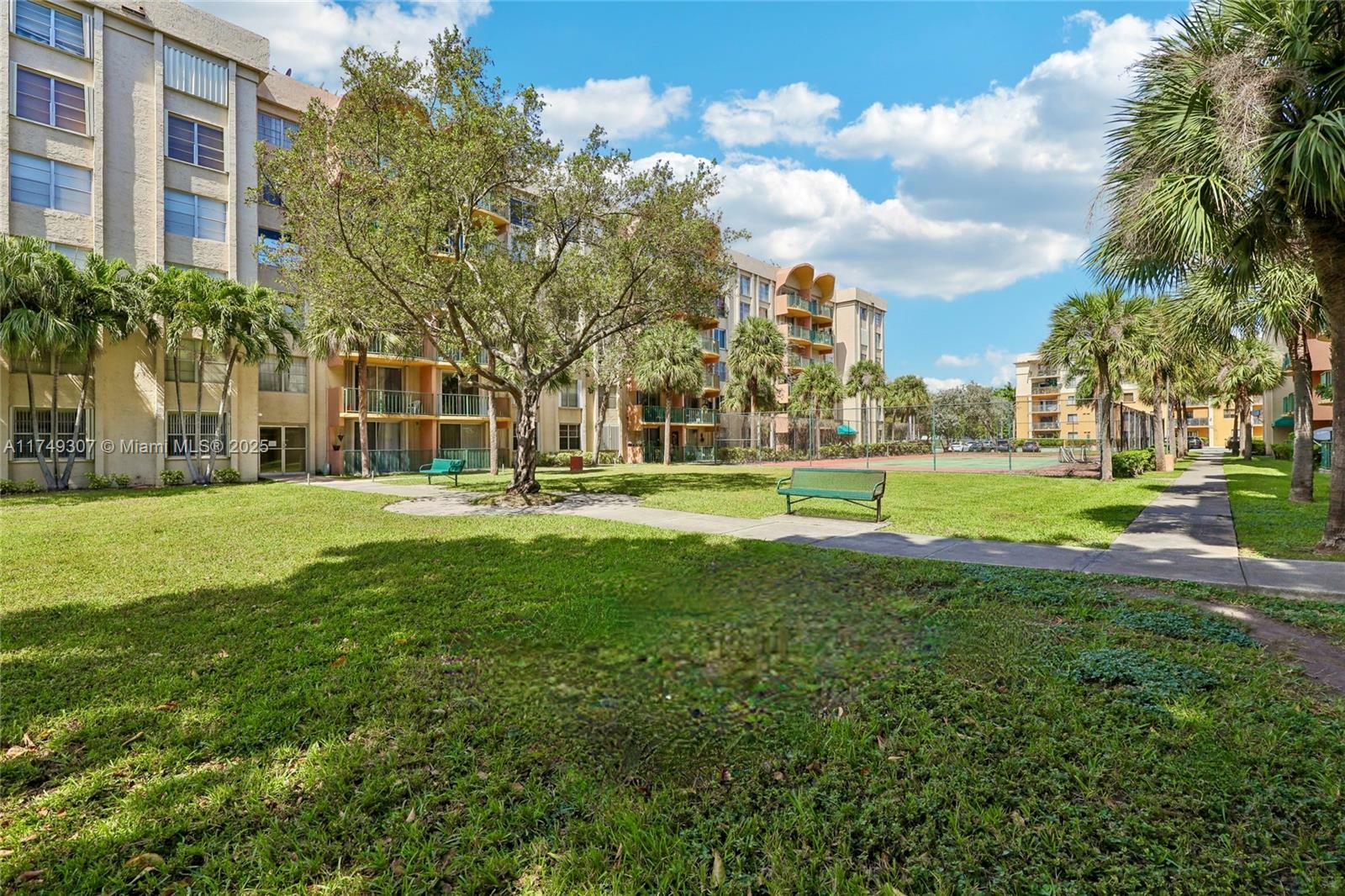 Property Photo:  9360 Fontainebleau Blvd 612  FL 33172 