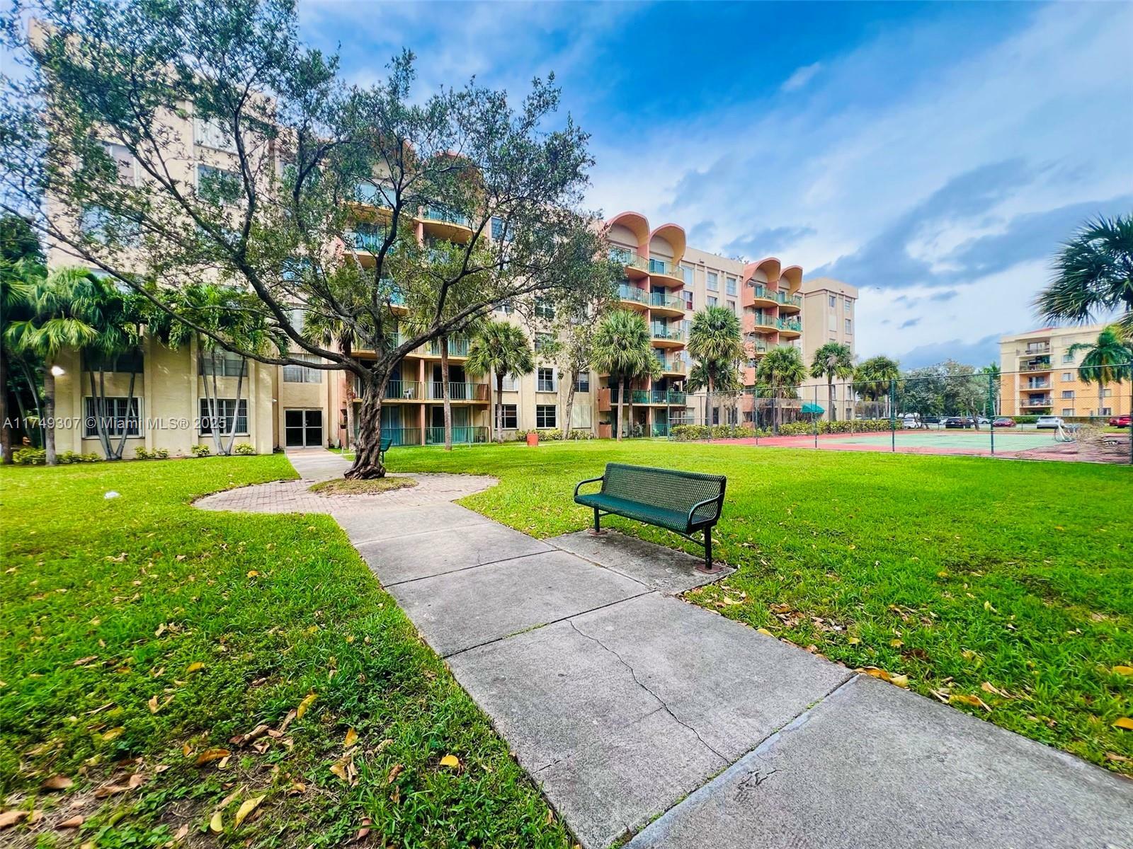 Property Photo:  9360 Fontainebleau Blvd 612  FL 33172 