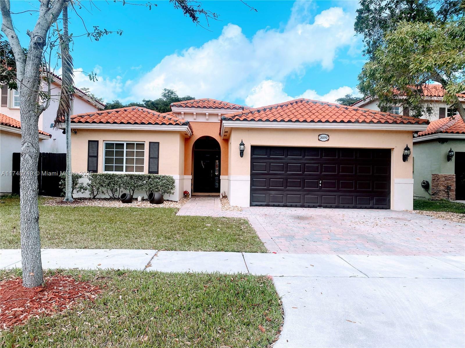 Property Photo:  2070 NE 35th Ave  FL 33033 