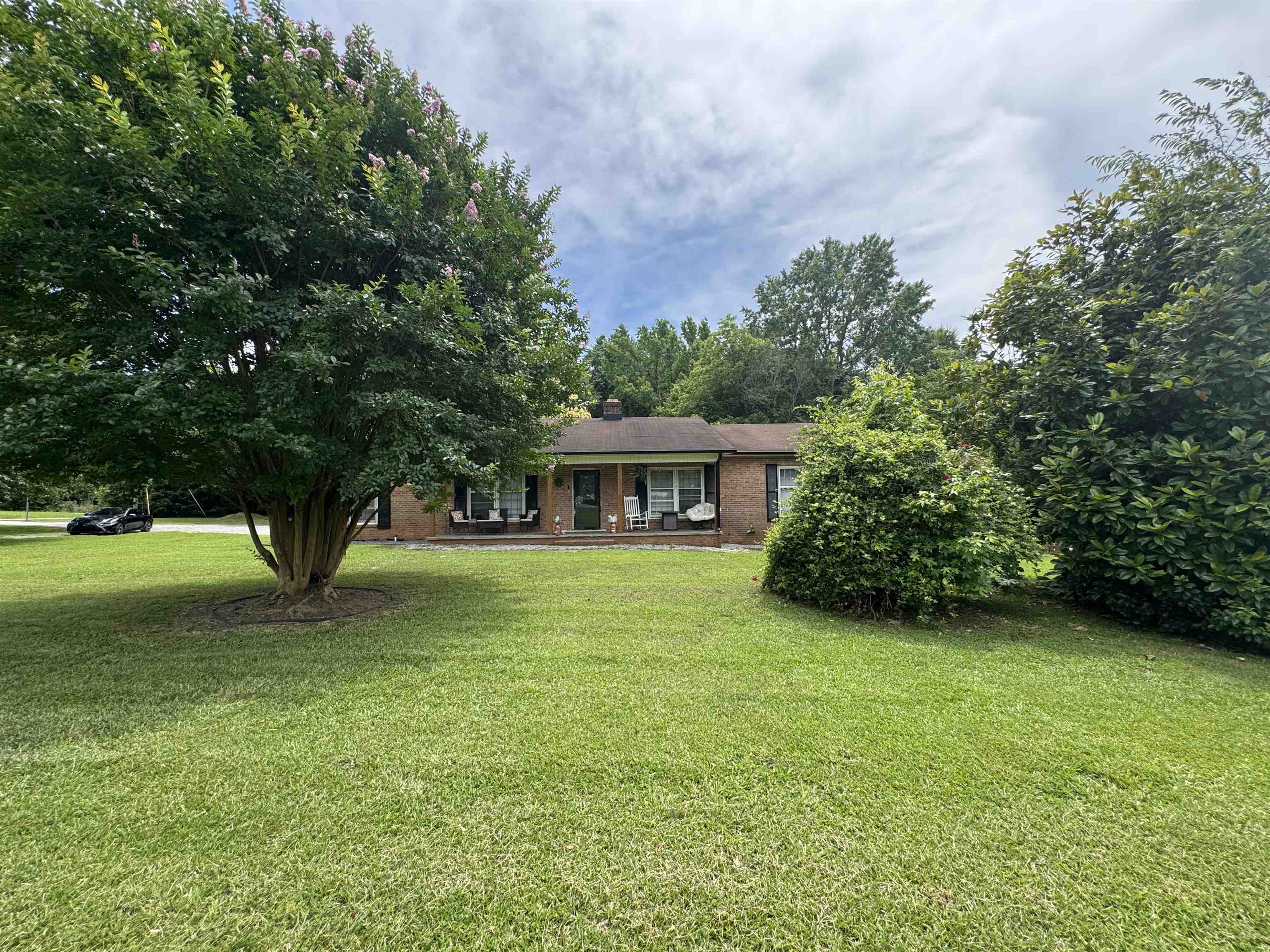 Property Photo: 196 Garvin Lake Road SC 29340