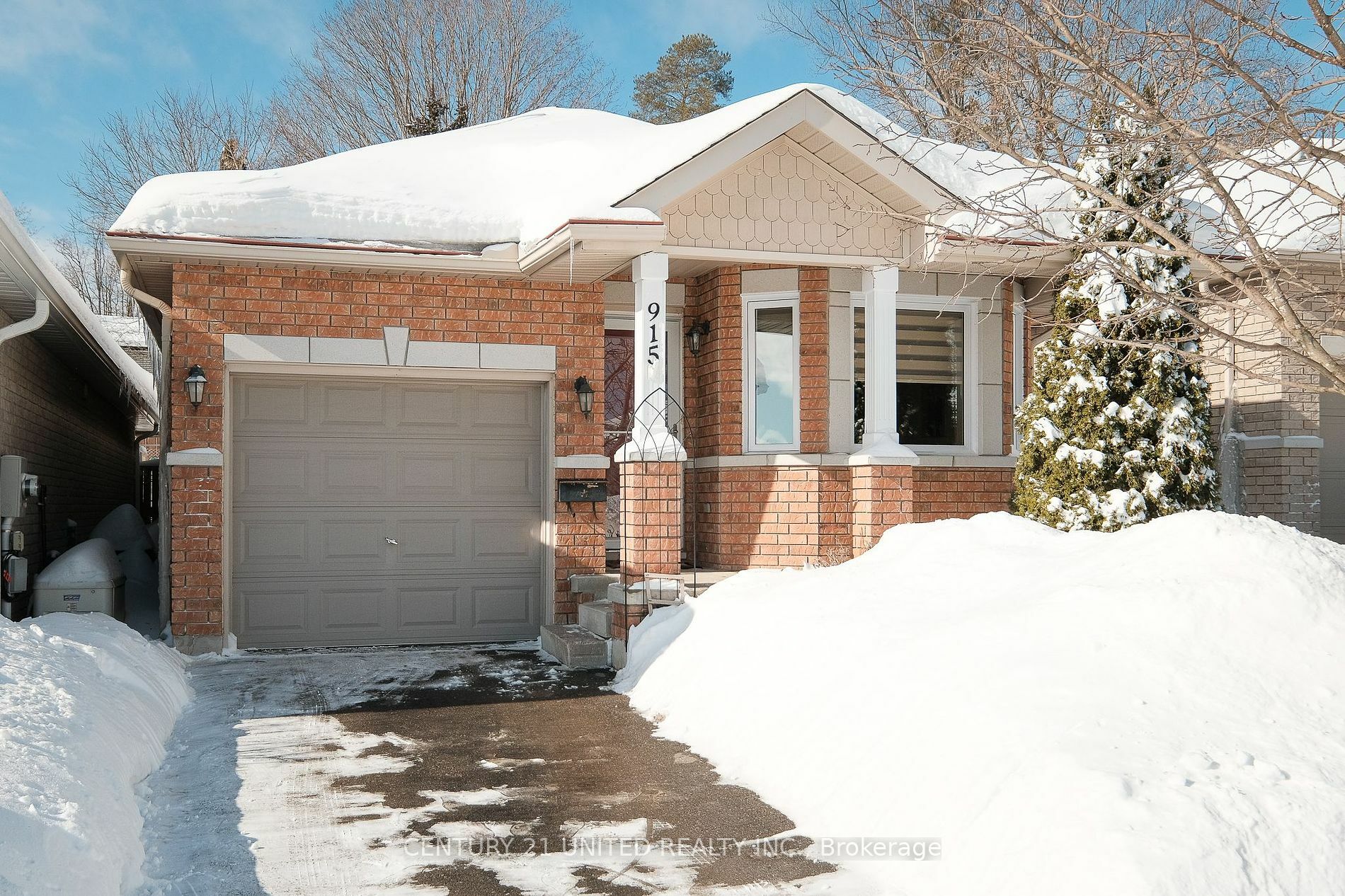 Property Photo:  915 Ralphson Cres  ON K9J 8R5 