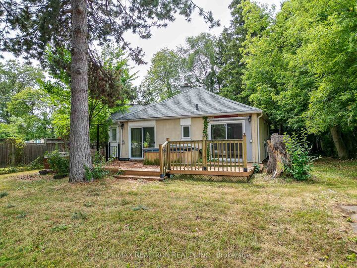 Property Photo:  114 Weldrick Road W  ON L4C 3V1 