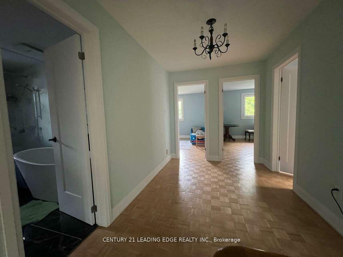 Property Photo: 2567 Cliff Road ON L5A 2P5