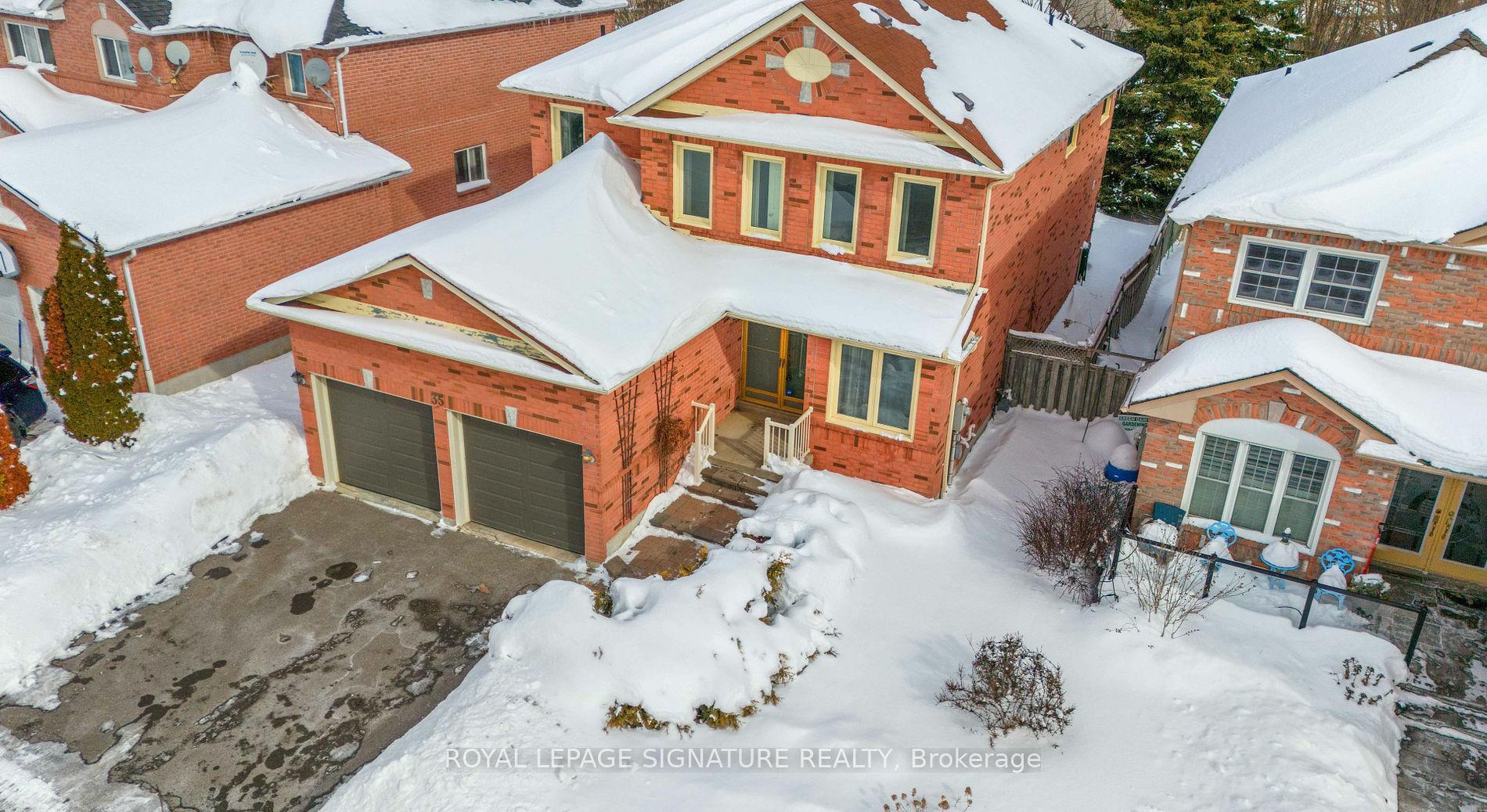 Property Photo:  35 Valleywood Dr  ON L1R 2J6 