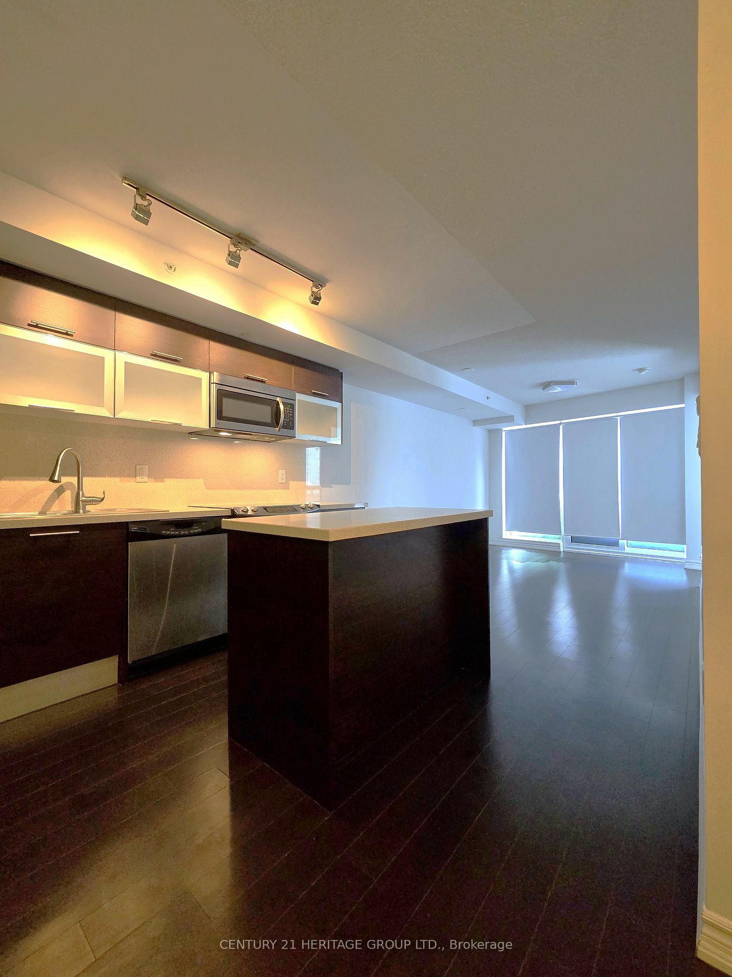 Property Photo:  386 Yonge St 1109  ON M5B 0A5 