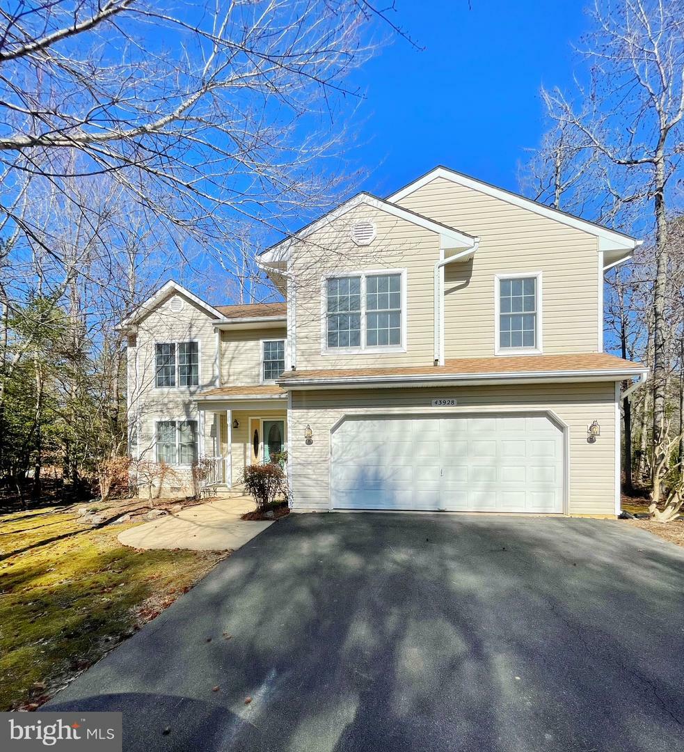 Property Photo:  43928 Hosta Way  MD 20619 