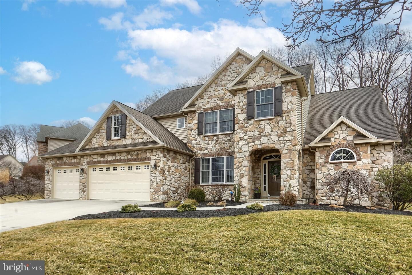 Property Photo: 5007 Ravenwood Road PA 17055