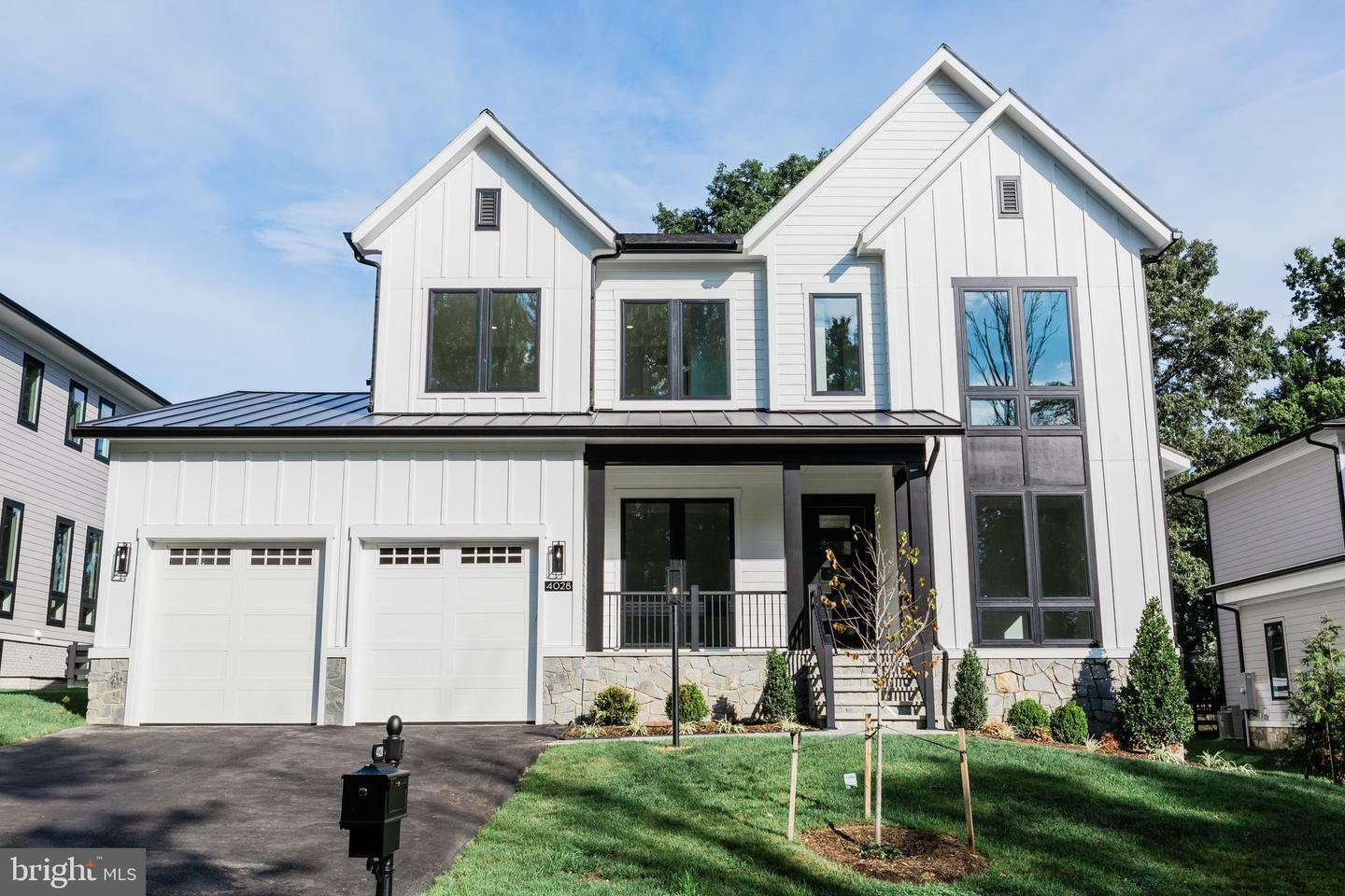 Property Photo: 4025 Travis Parkway VA 22003