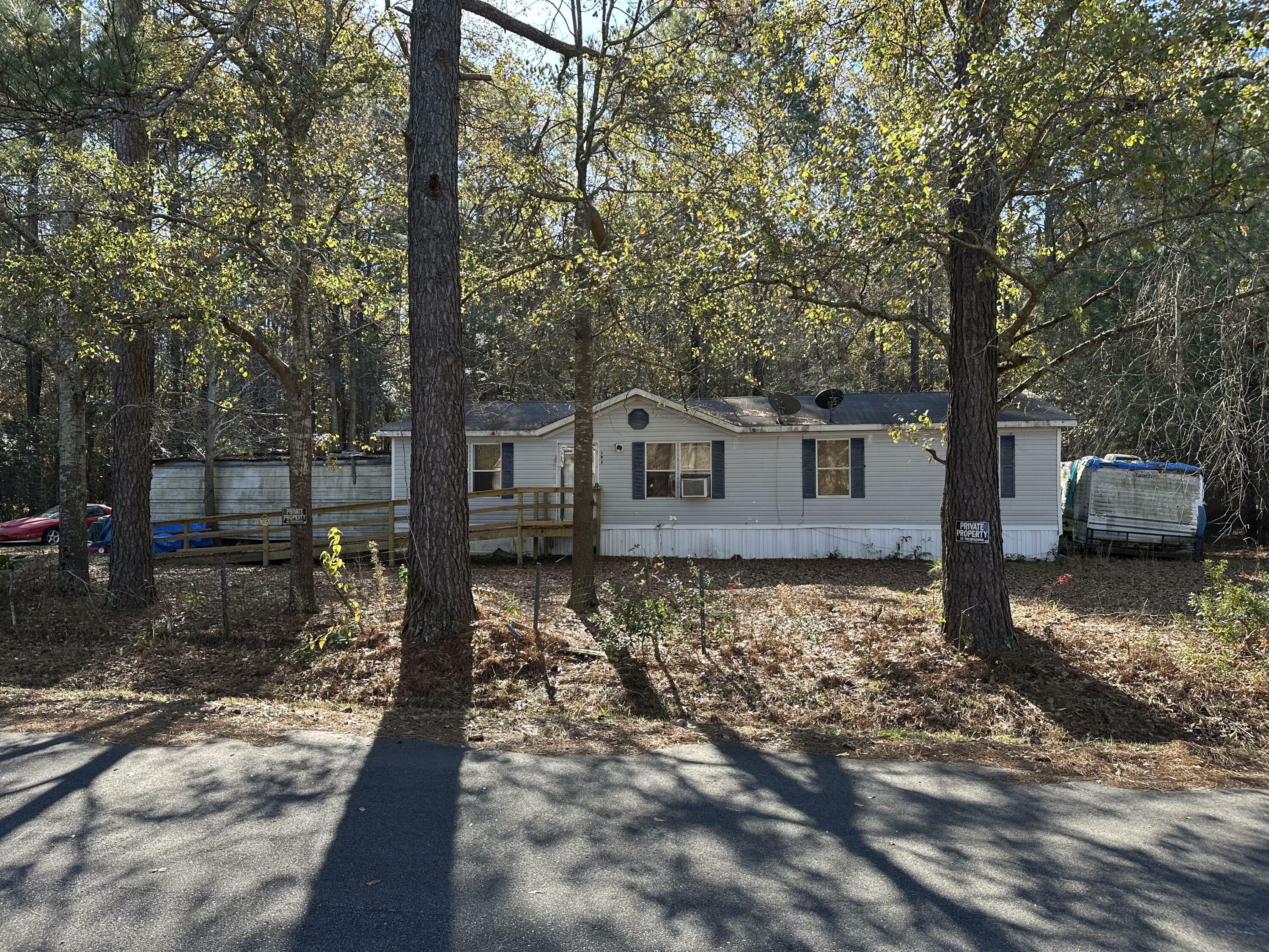 Property Photo:  195 E Turner Street  SC 29483 